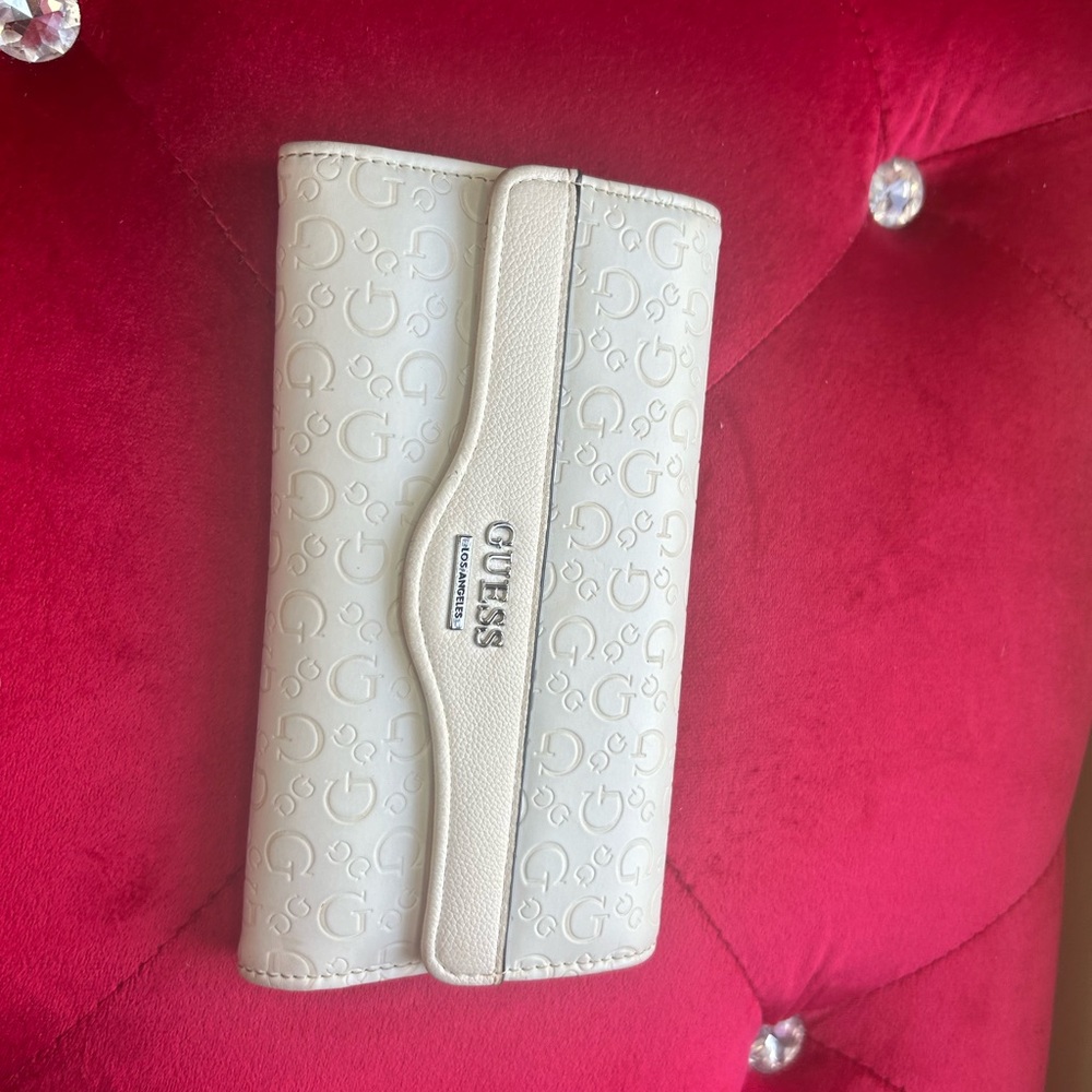 Guess White Key & Card Holder